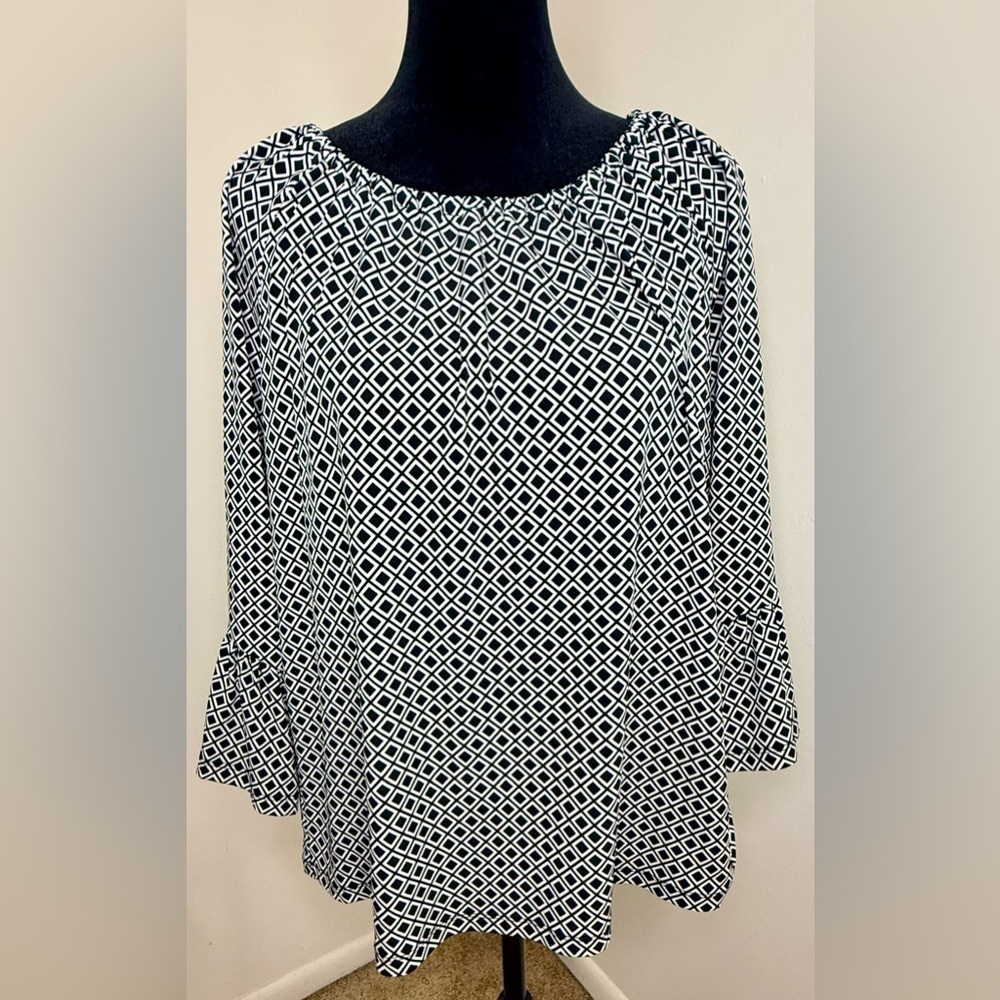 Michael Kors geometric chic preppy black white blouse 3/4 bell sleeves MK logo S - Picture 3 of 10
